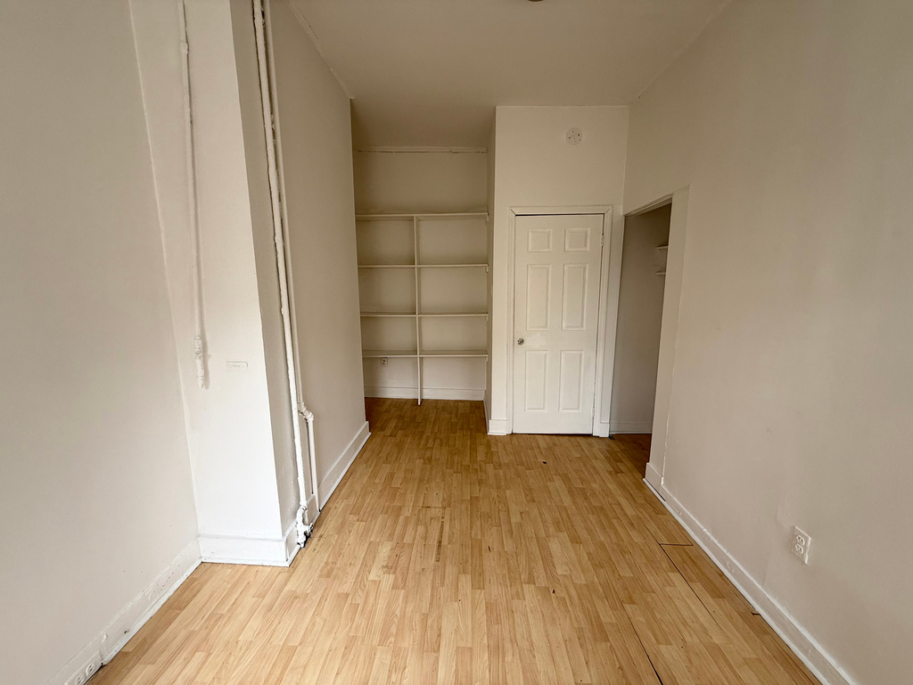 367 Menahan Street - Photo 9