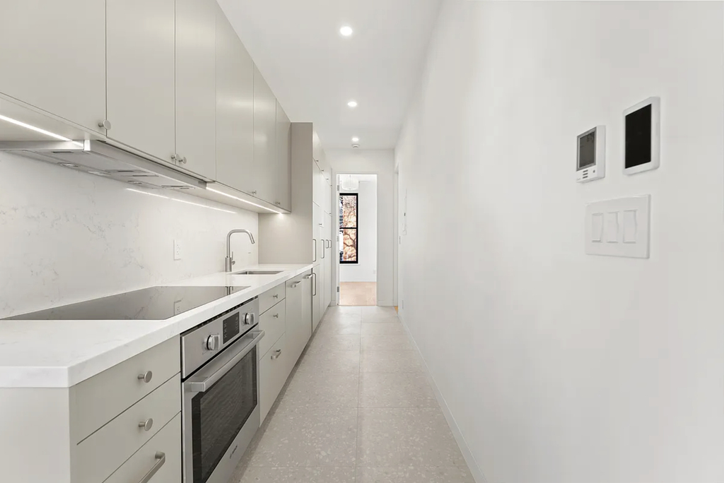 360 Degraw Street - Photo 7