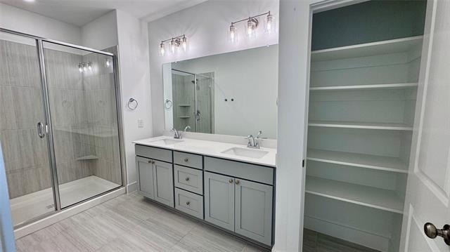 2546 Campden Mews - Photo 2
