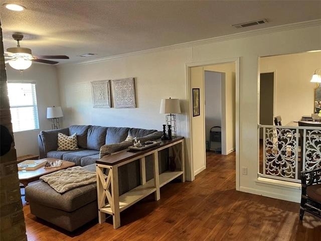 2214 Vanderbilt Court - Photo 2
