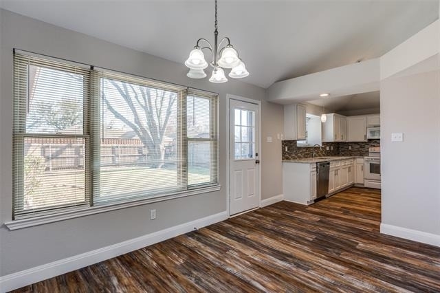 3814 Drakestone Avenue - Photo 2