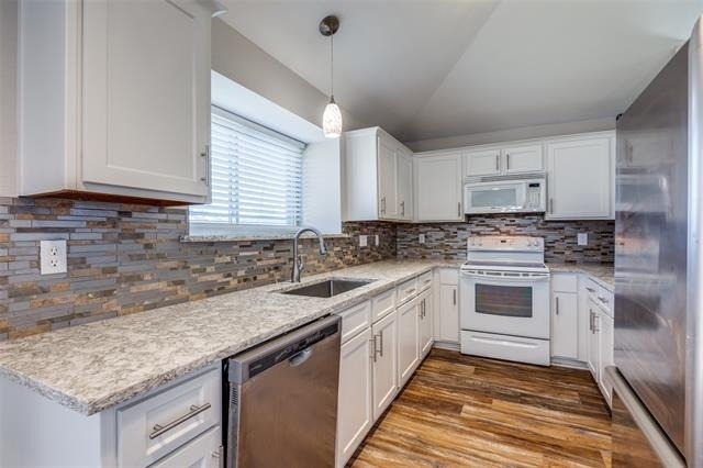 3814 Drakestone Avenue - Photo 1
