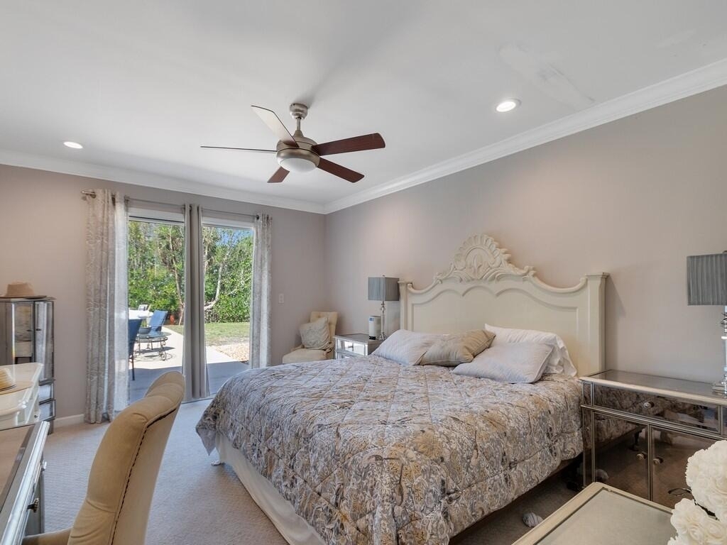 527 E Causeway Boulevard - Photo 14