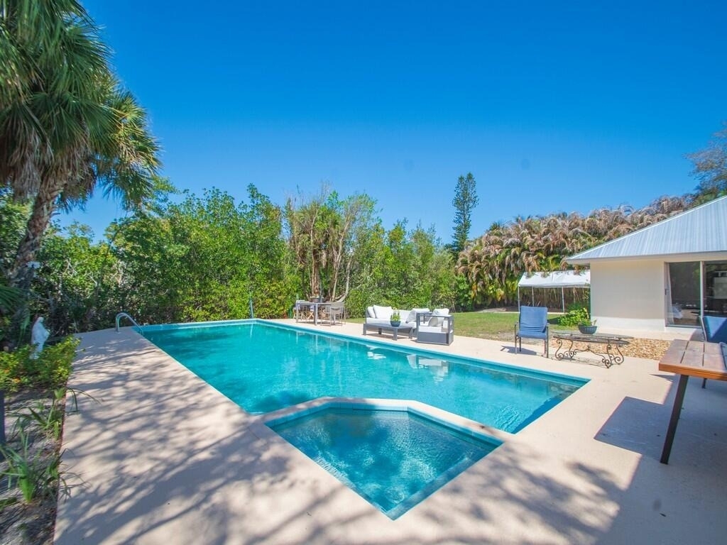 527 E Causeway Boulevard - Photo 19