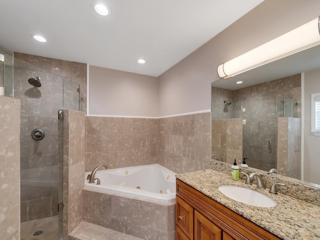527 E Causeway Boulevard - Photo 11