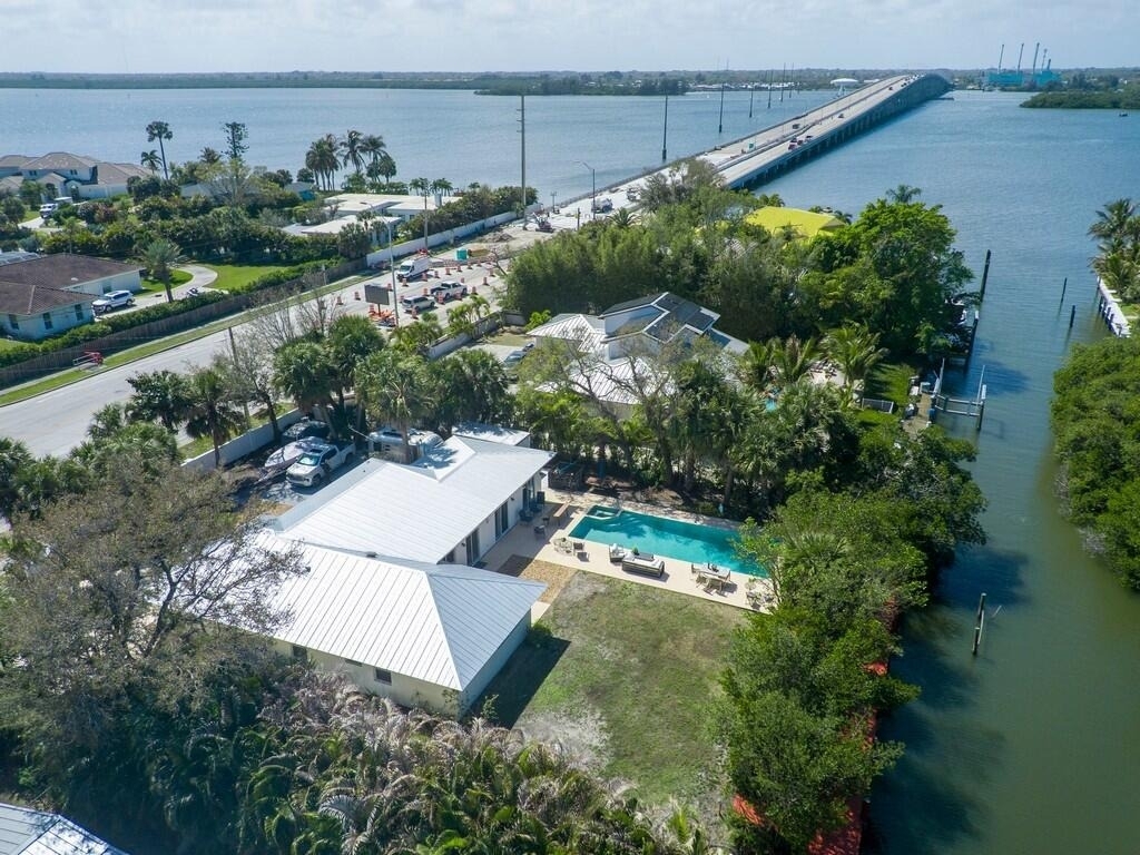527 E Causeway Boulevard - Photo 26
