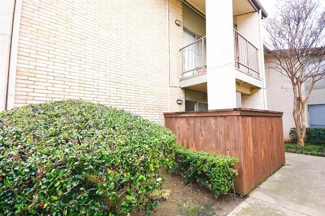 12816 Midway Road - Photo 14