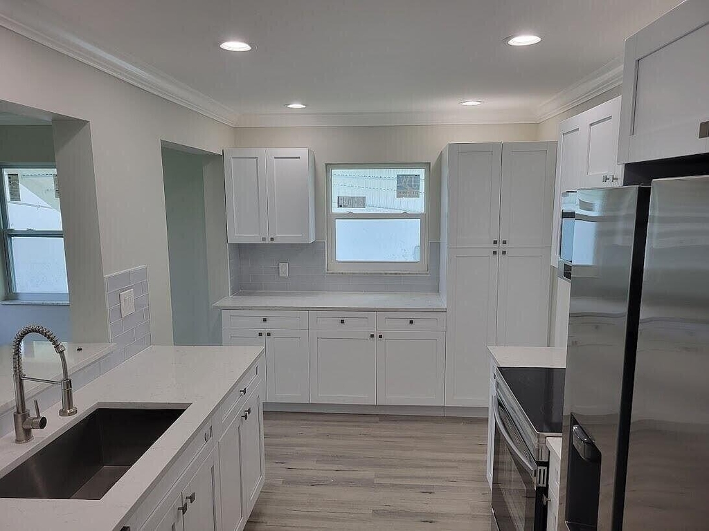 1915 Sw 17th Avenue Sw - Photo 1