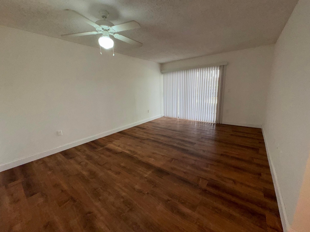 701 N Pine Island Road - Photo 13