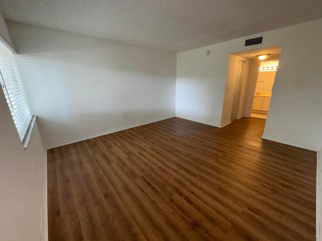 701 N Pine Island Road - Photo 2