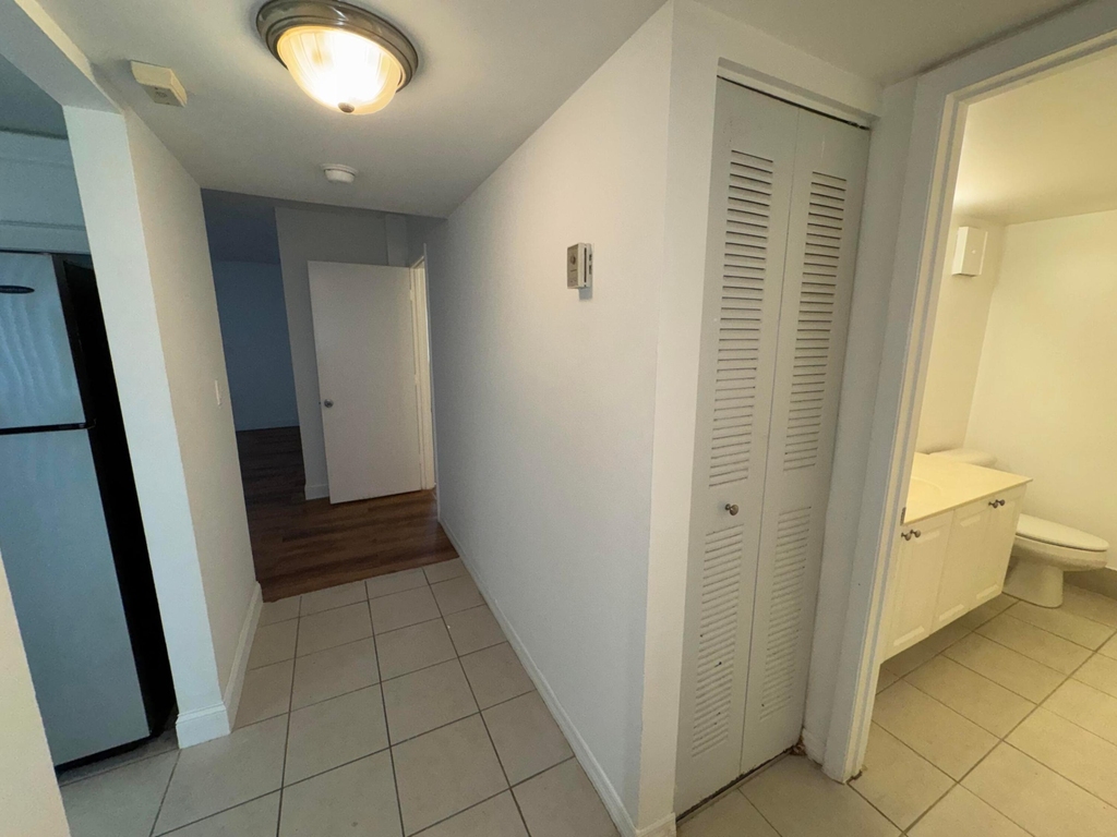 701 N Pine Island Road - Photo 16