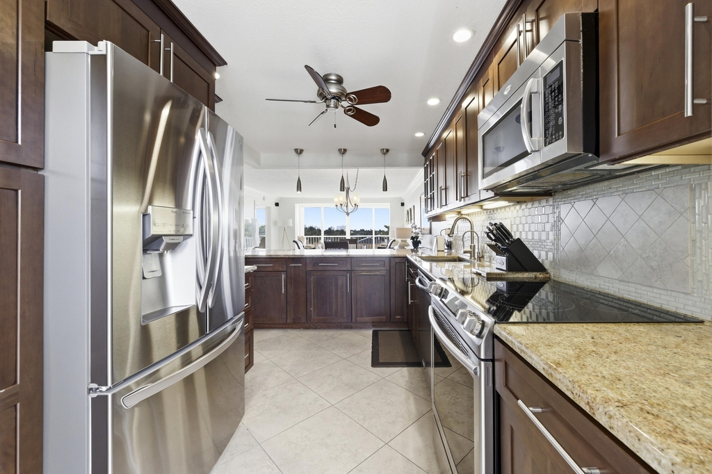 3000 Ne 48th Court - Photo 2