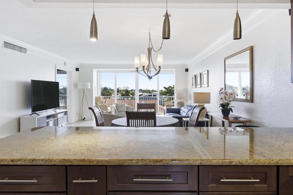 3000 Ne 48th Court - Photo 4