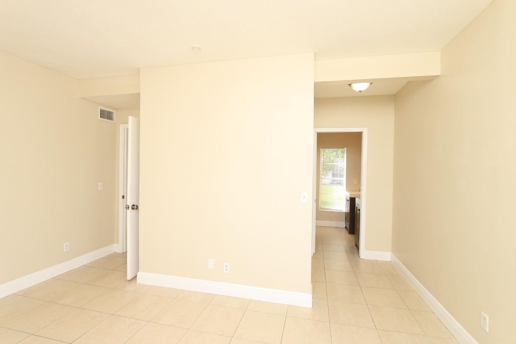 4916 Silver Oak Drive - Photo 9