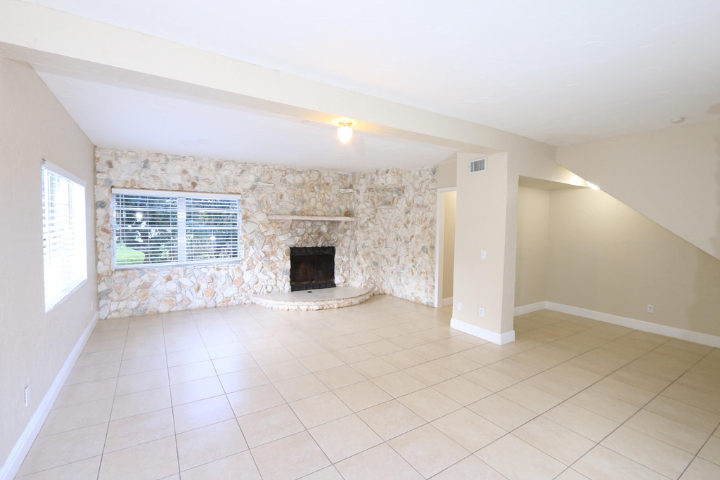 4916 Silver Oak Drive - Photo 5