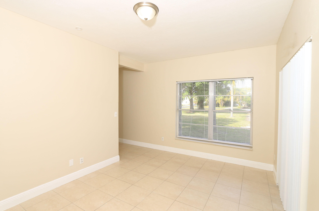 4916 Silver Oak Drive - Photo 8