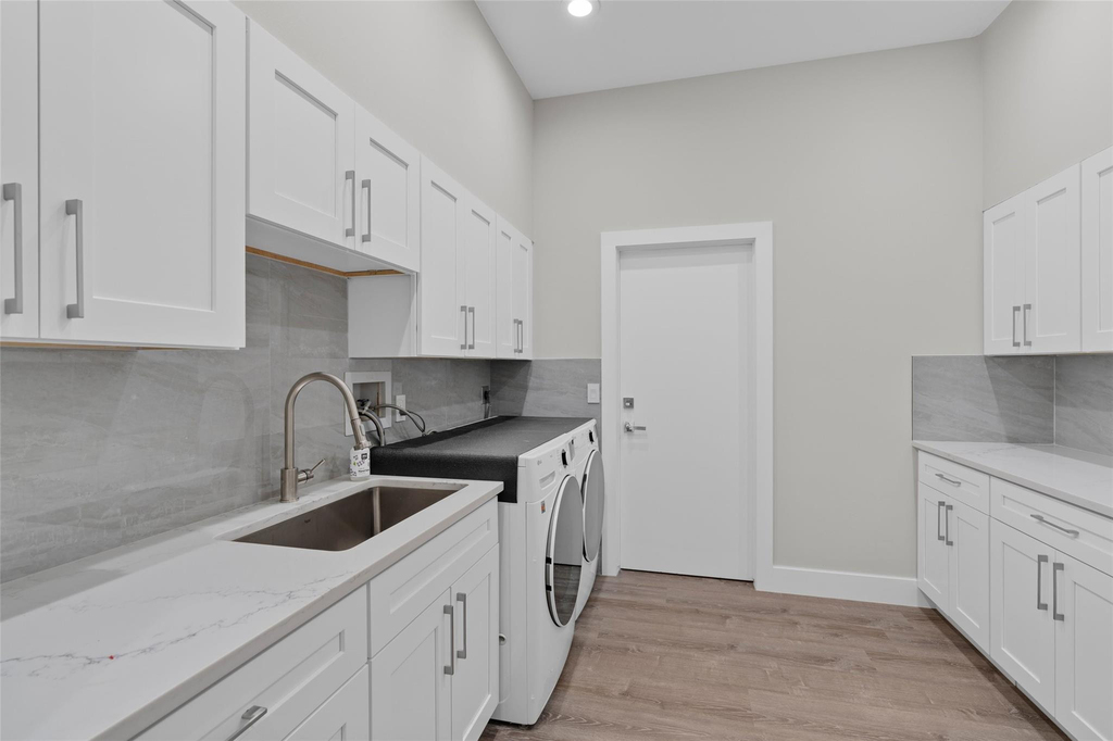 9010 Gardens Glen Circle - Photo 36