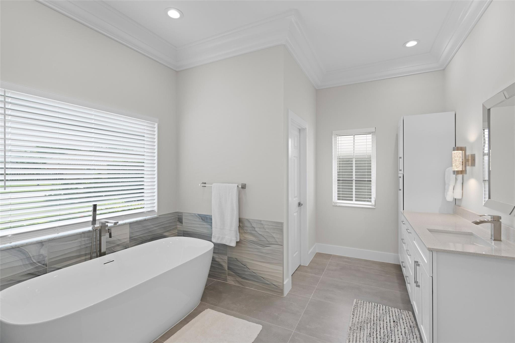 9010 Gardens Glen Circle - Photo 8