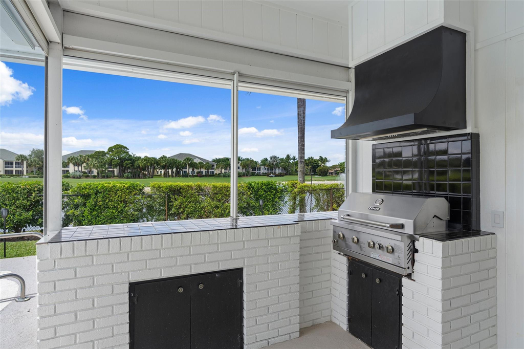 9010 Gardens Glen Circle - Photo 19