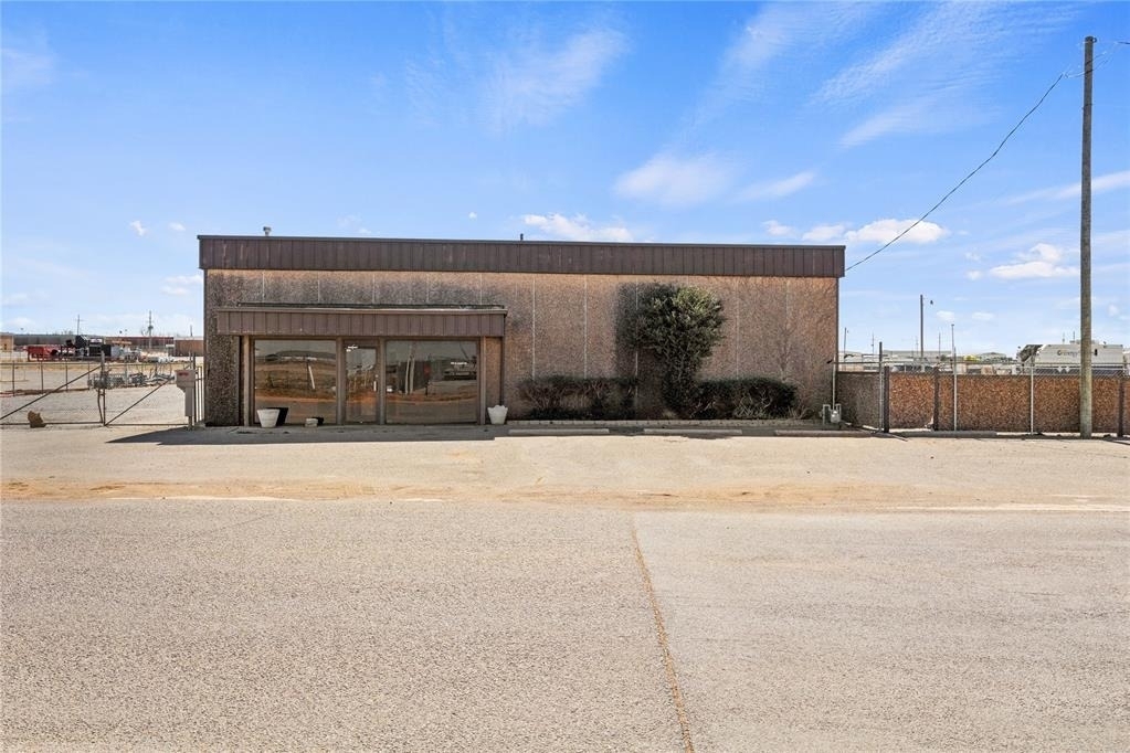 1101 E Loomis Road - Photo 4