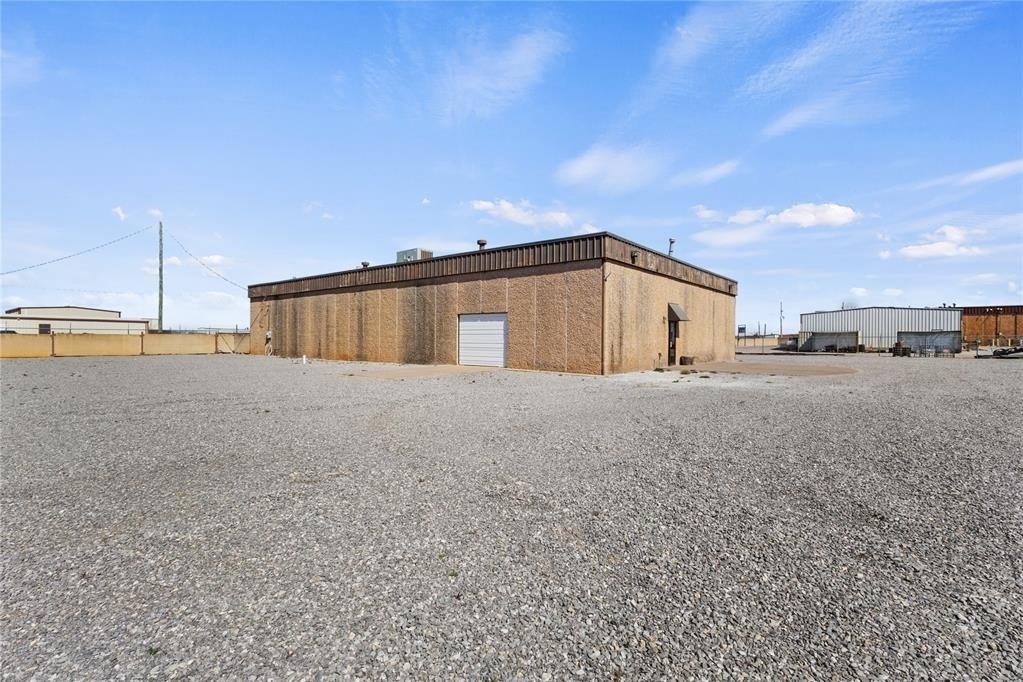 1101 E Loomis Road - Photo 31