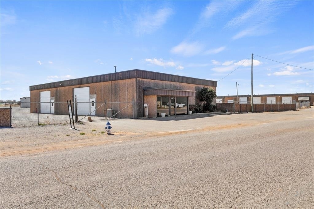 1101 E Loomis Road - Photo 3