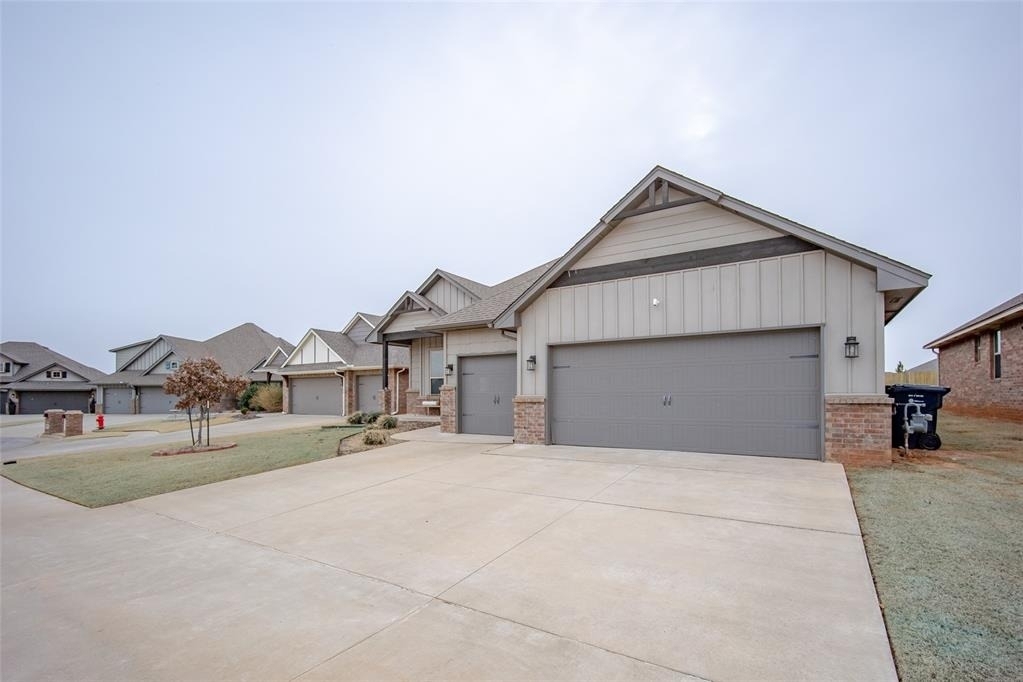 18644 Groveton Boulevard - Photo 1