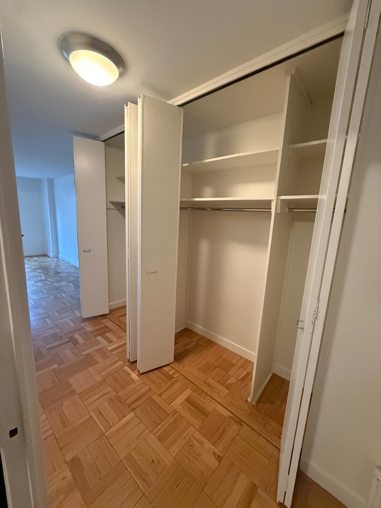 East 49th Street - Photo 2