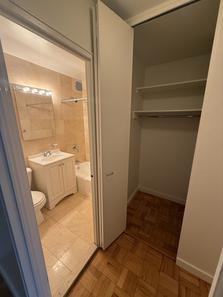 East 49th Street - Photo 4