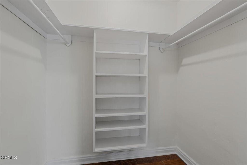 13902 Calvert Street - Photo 24