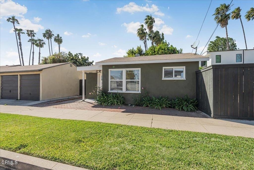 13902 Calvert Street - Photo 1