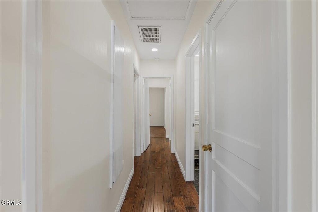 13902 Calvert Street - Photo 14