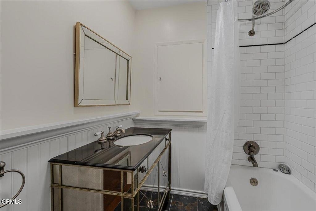 13902 Calvert Street - Photo 15