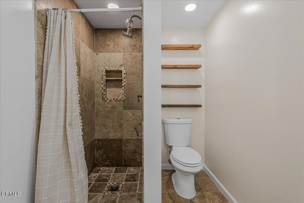 13902 Calvert Street - Photo 19
