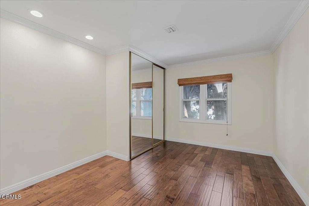 13902 Calvert Street - Photo 18