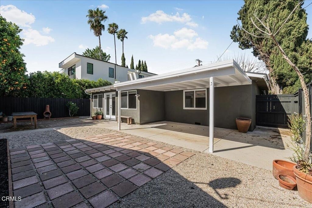 13902 Calvert Street - Photo 28