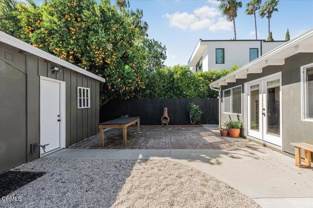 13902 Calvert Street - Photo 27
