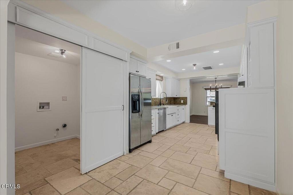 13902 Calvert Street - Photo 11