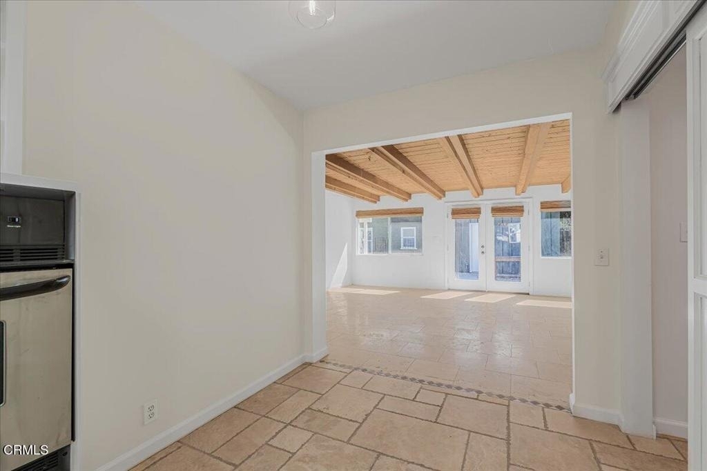 13902 Calvert Street - Photo 9