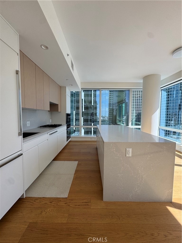 877 Francisco - Photo 2