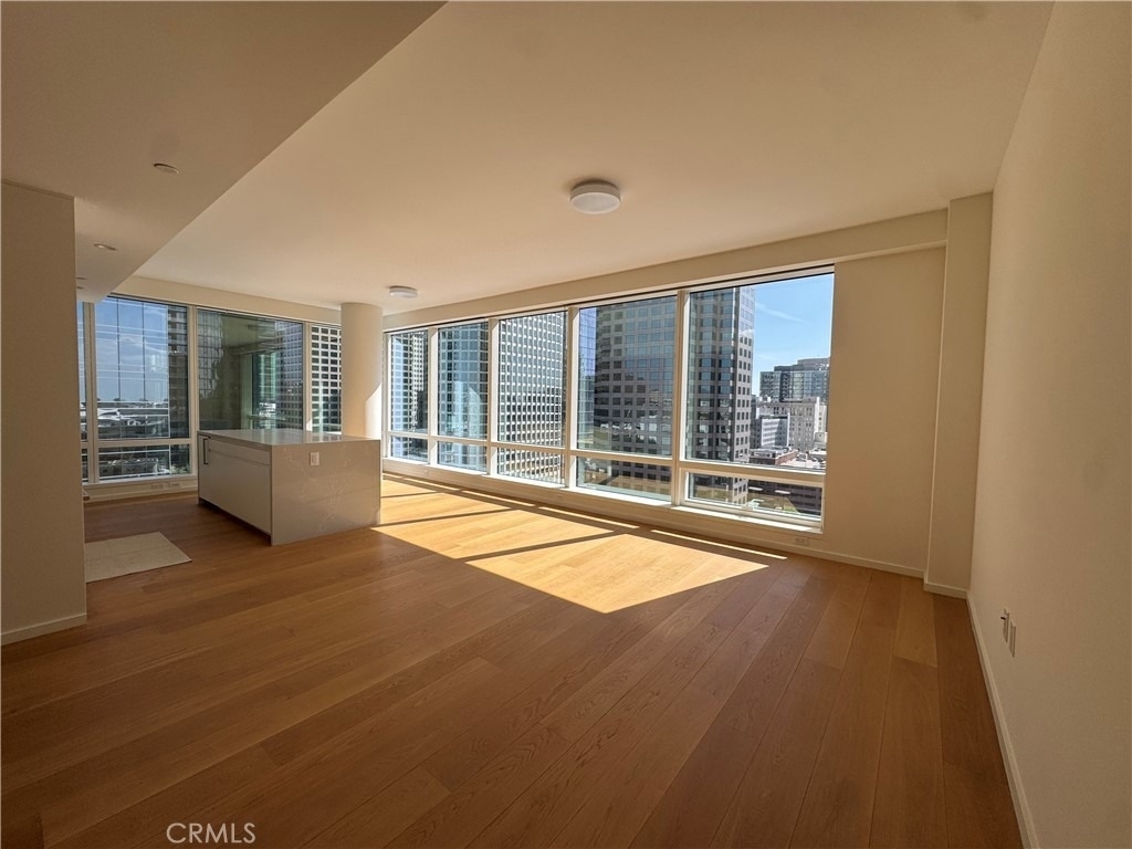 877 Francisco - Photo 1