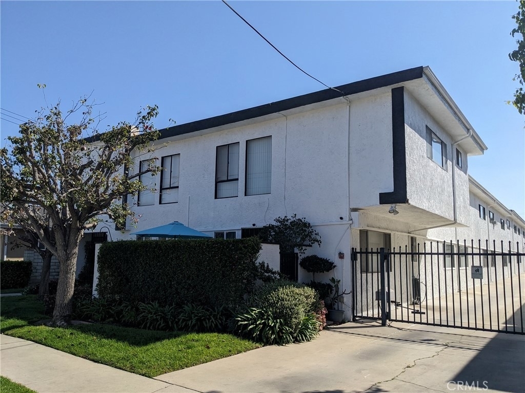 2758 Orange Avenue - Photo 15