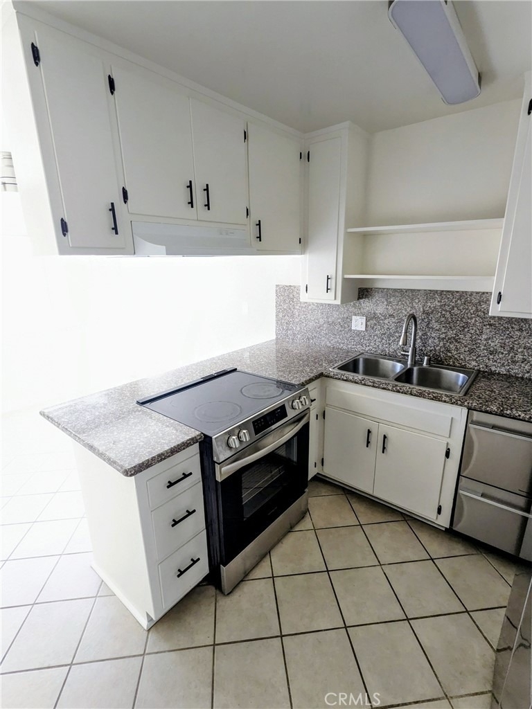 2758 Orange Avenue - Photo 2
