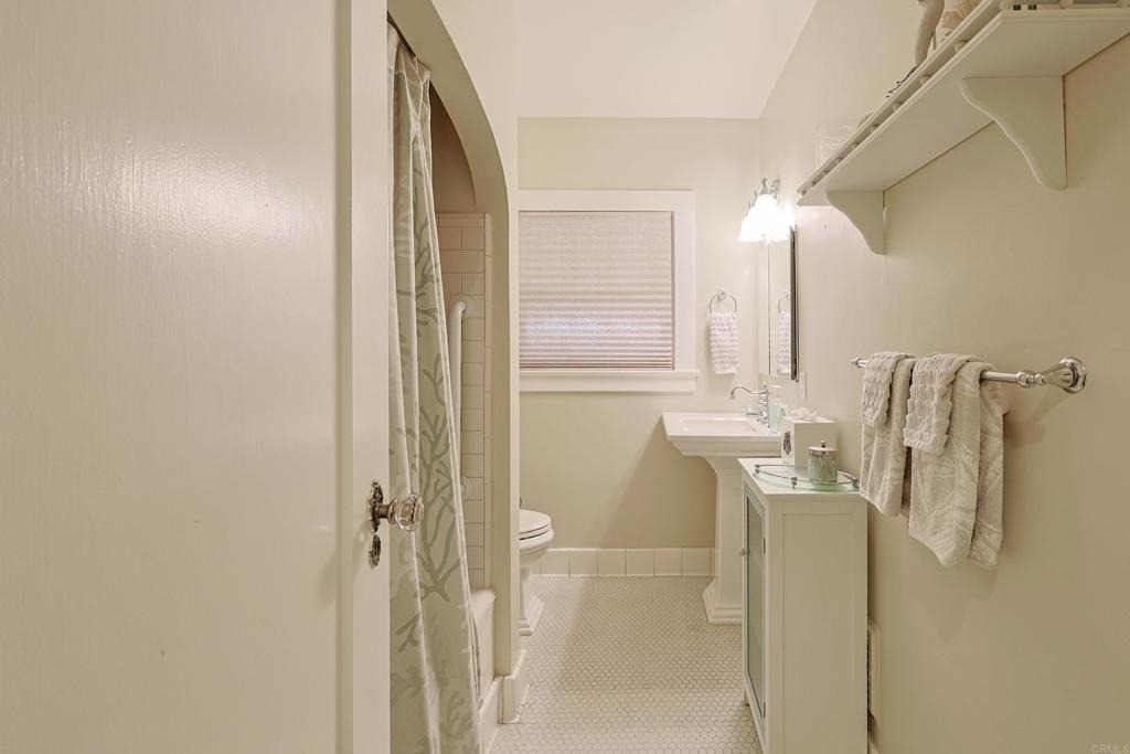 1027 Encino - Photo 34