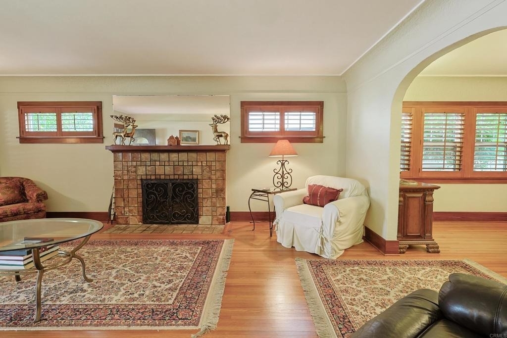 1027 Encino - Photo 3