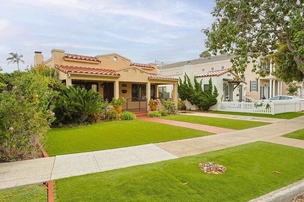 1027 Encino - Photo 59