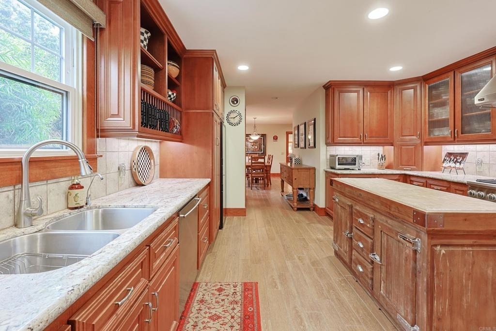 1027 Encino - Photo 8