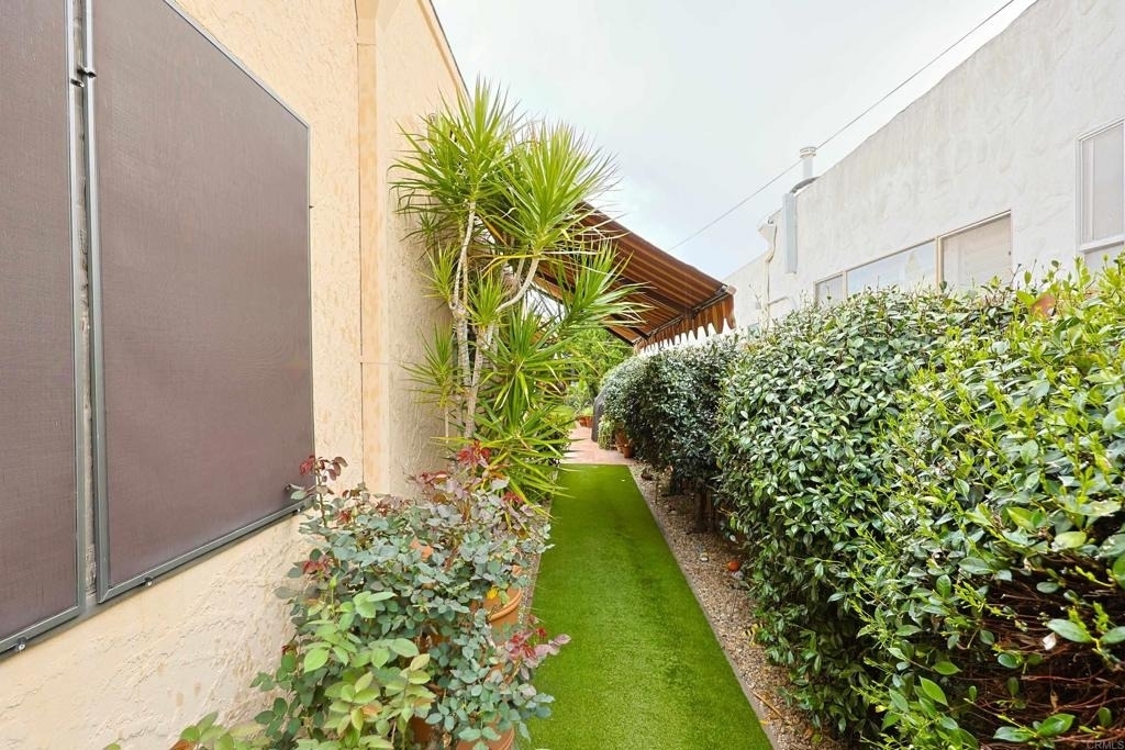 1027 Encino - Photo 46