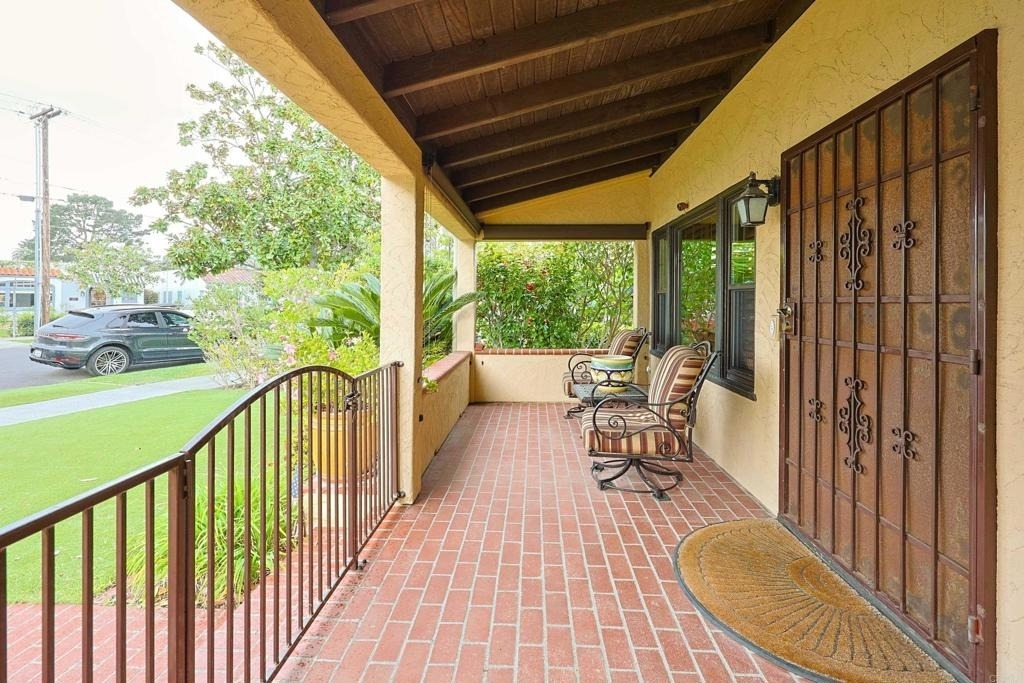 1027 Encino - Photo 45