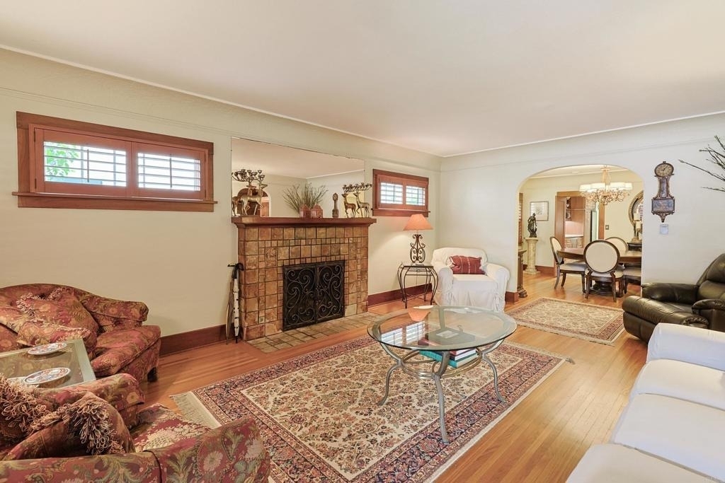 1027 Encino - Photo 0